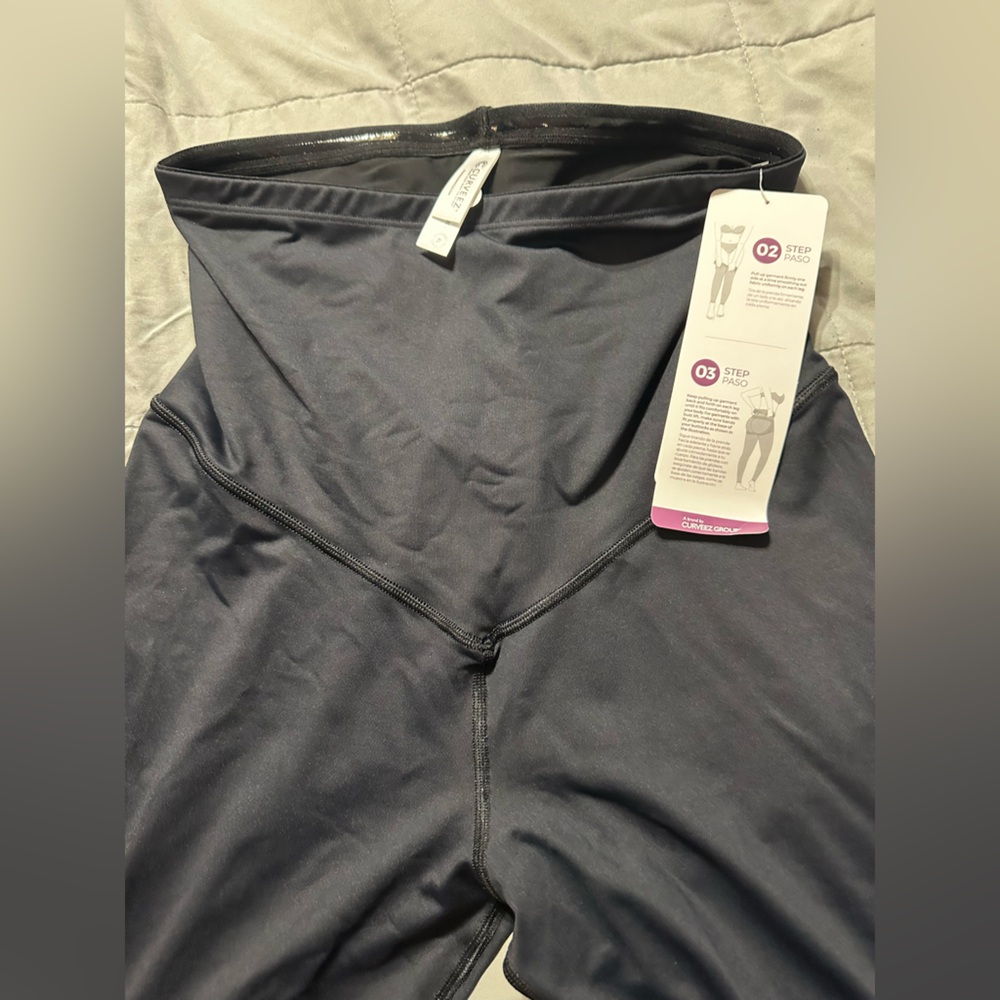 CURVEEZ! Black high rise leggings.